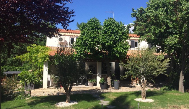 Large & beautiful villa on large landscaped fenced garden, large secure pool.