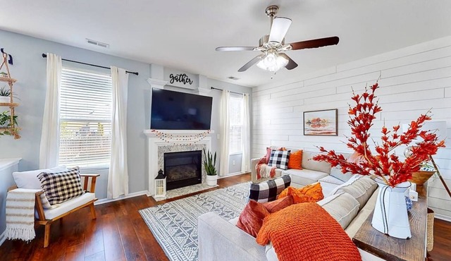 Large Beautifully decorated Cozy Family Home - Pet Friendly - Near Charlotte