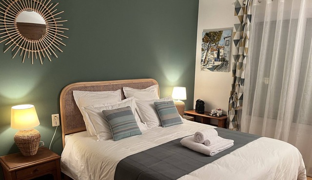 Large bed and breakfast, 10 'from Perpignan