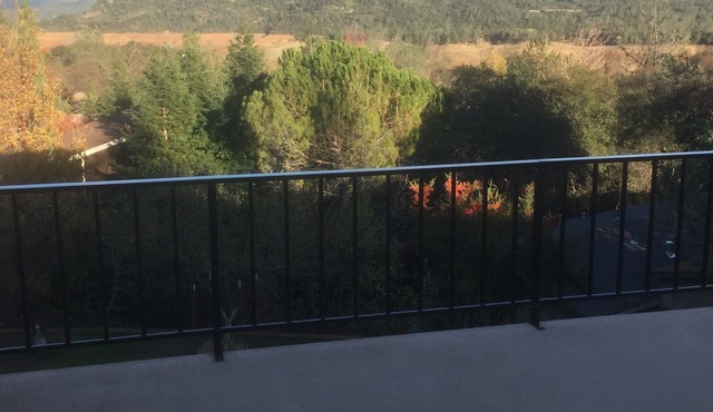 Large Bedroom in House at Beautiful Lake Oroville