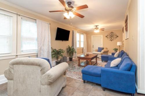 Large BnB - The White House & Cottage