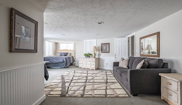 Large Bountiful Studio