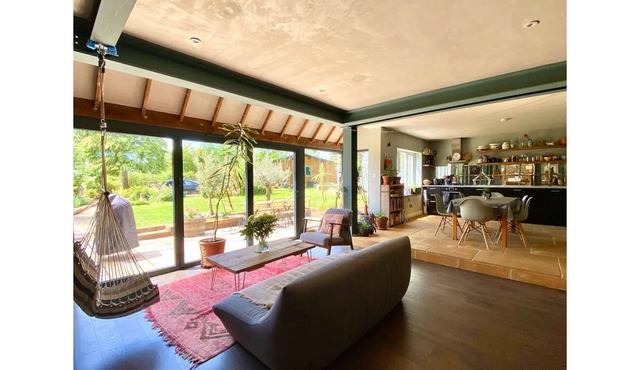 🌿 Large Boutique Family Home - Central Frome