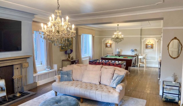 Large Boutique house set in own grounds