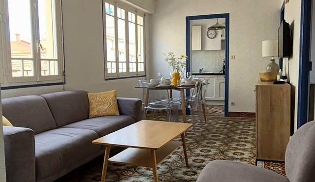 Large, bright T4 - Private terrace - Beach 50m away