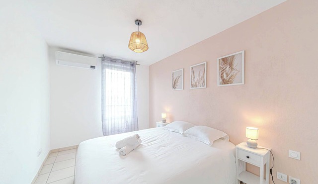 Large, bright apartment with balcony – Villeurbanne
