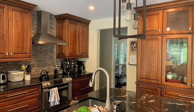 Large bright home in Port Hope, commuting distance to GTA, Oshawa, Peterborough