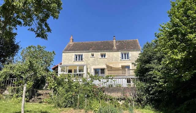 Large bright house with panoramic view