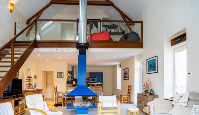 Large, bright renovated farmhouse