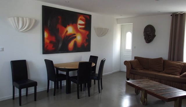 Large Bright Villa near the Beaches (7 km), garden terrace Wifi Cli