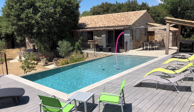 Large charming cottage between sea and mountains