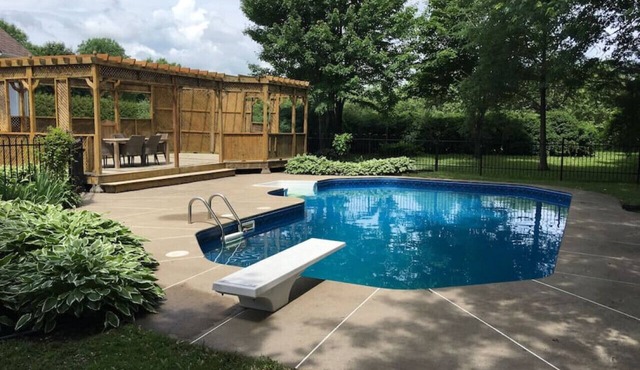 Large Campaign house - Mirabel - Heated pool