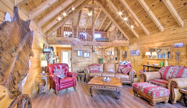 Large Cabin w/Deck Overlooking Norfork Lake!