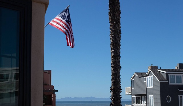 Large California Beach House Impeccably Designed for Comfort 20 Steps to Beach!