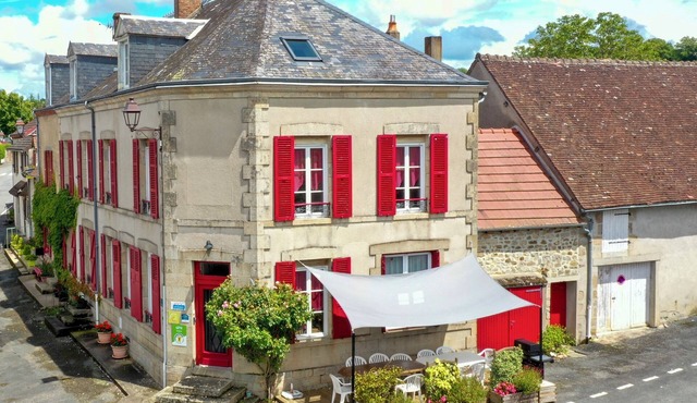 Large-capacity gite for up to 14 people