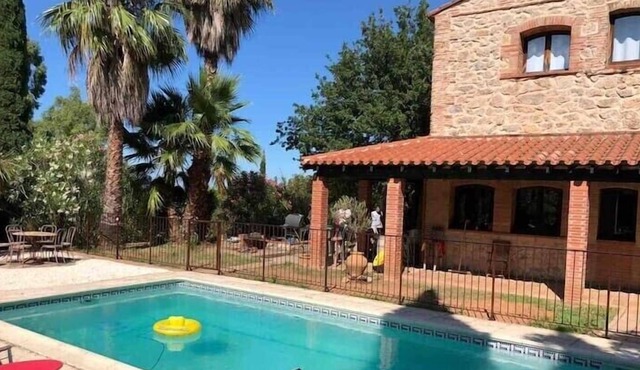 Large Catalan farmhouse ideal for families