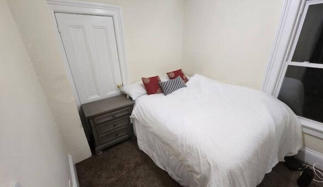 Large centrally located housenn