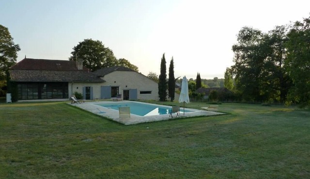 Large charming Gironde house