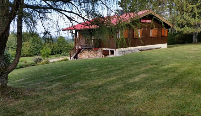 Large chalet, comfortable, quiet, rest, ideal departure for many hikes