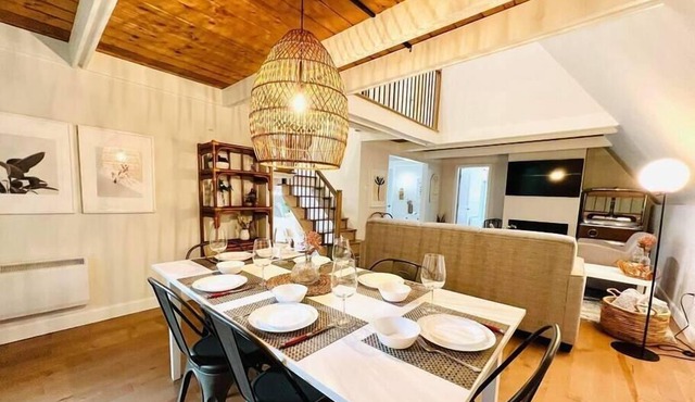 Large chalet 2 minutes from Mont Orford-Les Noyers