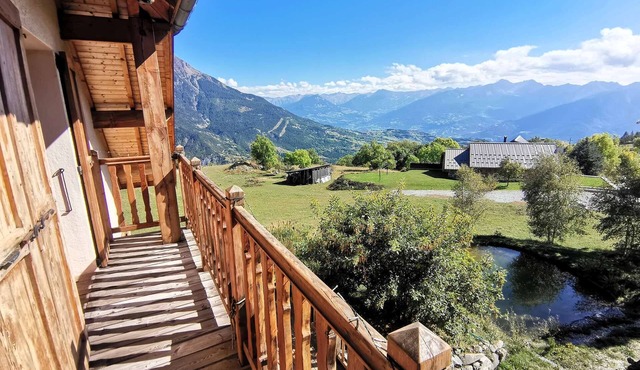 Large chalet for 18 people in Réallon
