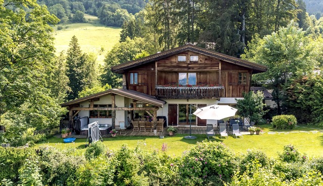 Large chalet, panoramic view et good furnishings 1100m height 2km from La Clusaz