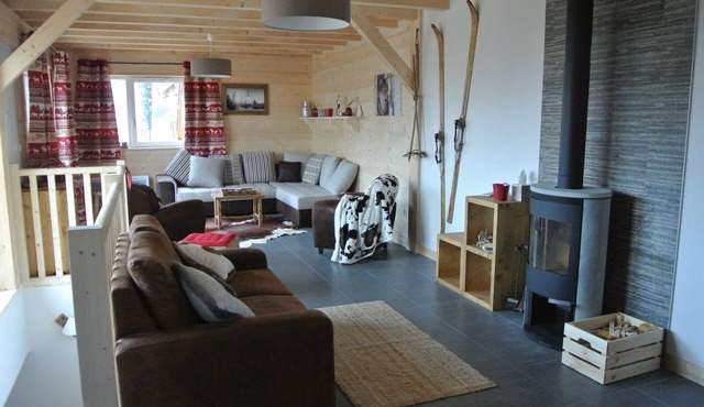 LARGE CHALET HEART OF RESORT, SKIS ON FOOT, FOR 15 PEOPLE 4 *