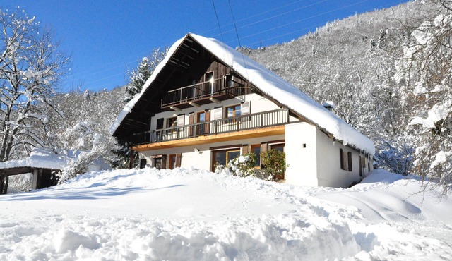 Large chalet in the Beaufortain massif close to the resorts for 15 people