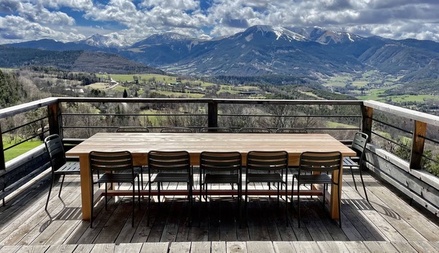 Large chalet with panoramic views in the heart of nature, close to the Montclar ski slopes