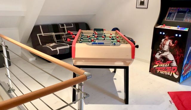 Large character house 12 pers 100m sea 7ch games room