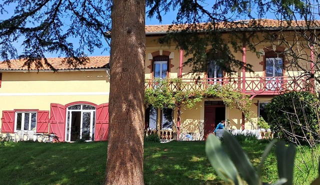 Large character cottage 100 km from Toulouse and 30 km from Spain