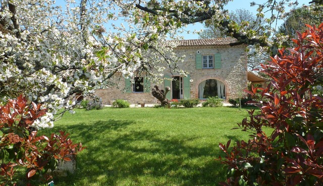 Large character house between Anduze and Vézénobres