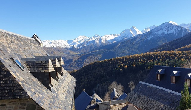 Large charming 19th century house completely renovated 3km from the slopes