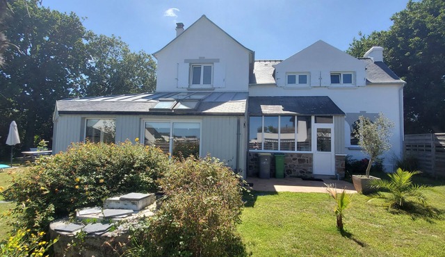 Large charming house, 4 min from the beach on foot