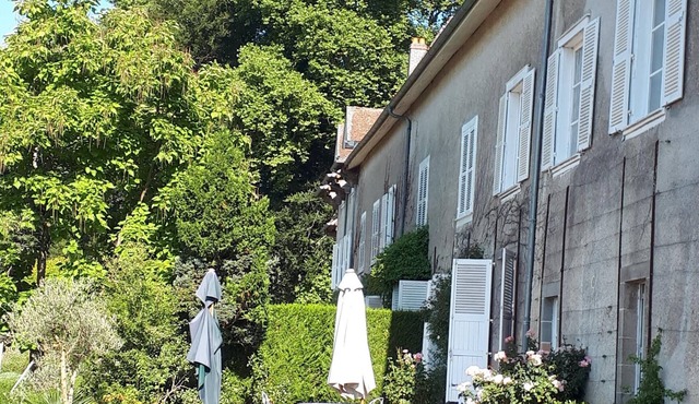 Large charming house, 400m2, quiet, superb view, Tennis, near Limoges