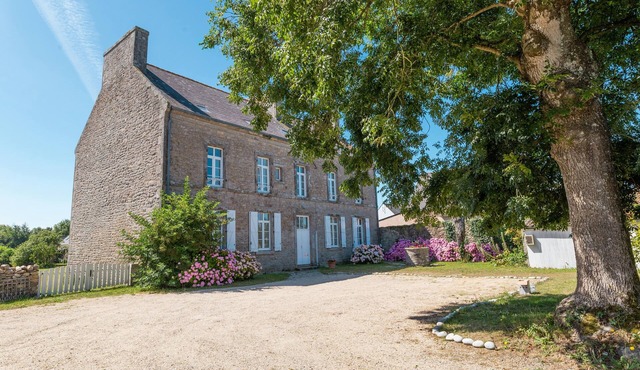 Large & Charming house/5 mins from beach/6 Bedrooms