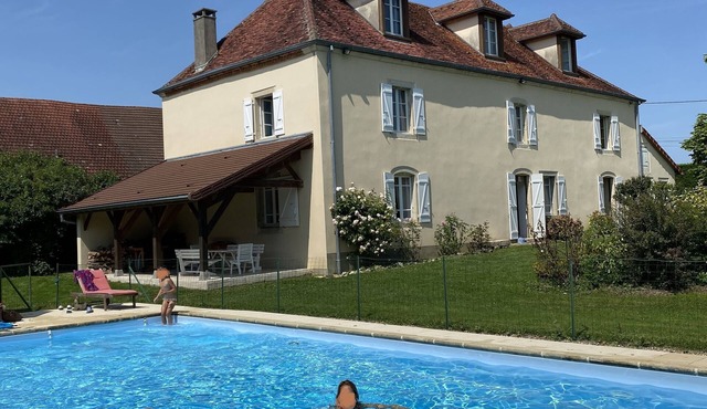 Large charming house with swimming pool - 280m2