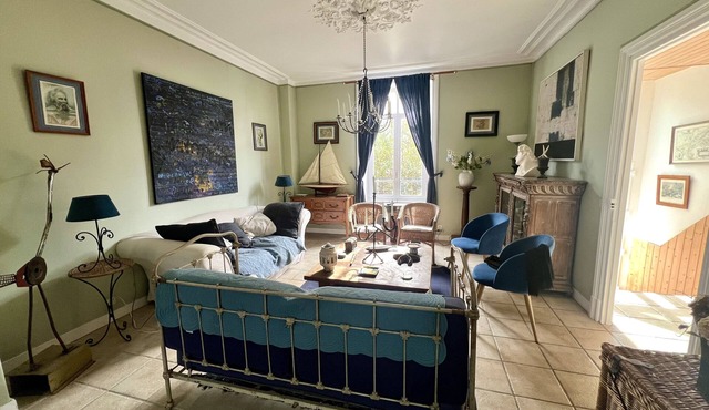 Large charming owner's house with garden, near town, port and beach