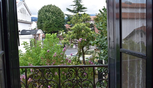 Large charming villa in Hendaye, quiet with garden, near beach