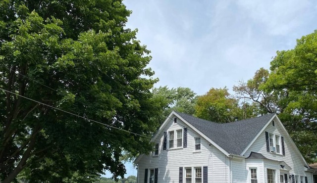 Large Charming Water Front Home on Powers Lake