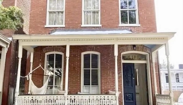 Large City Center House - 7 BEDS/2 BA w/parking