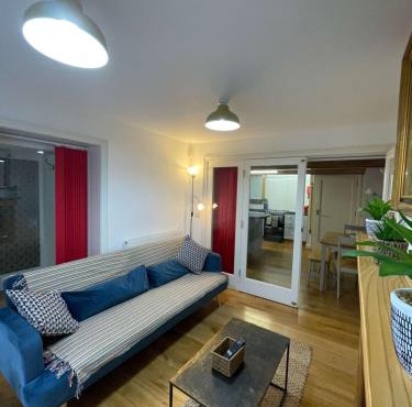 Large city central one bedroom apartment with outside space in Worcester