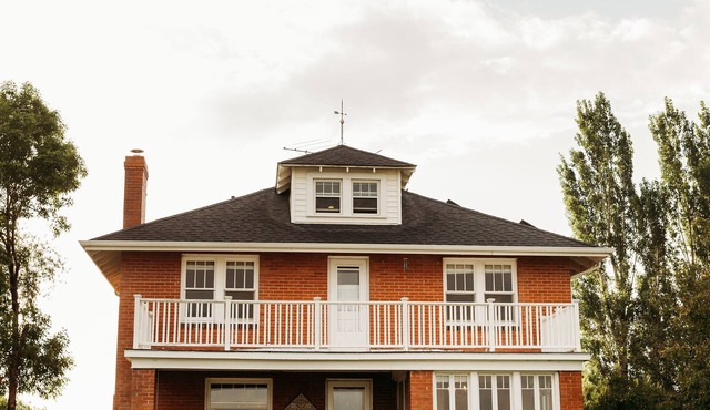 LARGE CLASSIC FARMHOUSE ON 18 ACRES