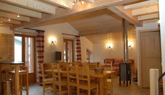 Large, comfortable apartment for 10 at the foot of the piste