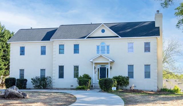 Large colonial style house in the most sought after area - Ballantyne.