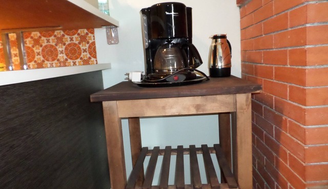 Large, comfortable studio ideally located 250m from the train station !