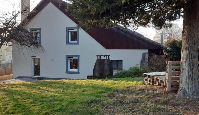 Large, comfortable 5-bedroom country gîte!