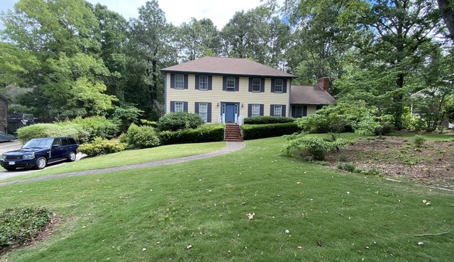 Large comfortable house, close to everything. Single Family Only