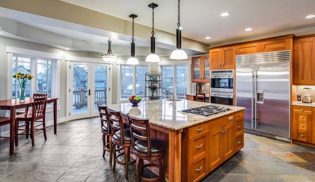 Large Comfortable home with Flatiron views