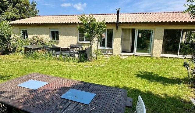 Large, comfortable villa in the Cévennes, mountains, lakes and rivers. Pets welcome!